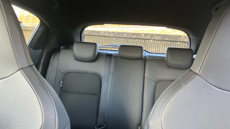 Nissan Juke 1.0 DiG-T 114 N-Connecta 5dr Petrol Hatchback